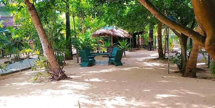 Naaval Beach Villa & Rooms Batticaloa Exterior photo