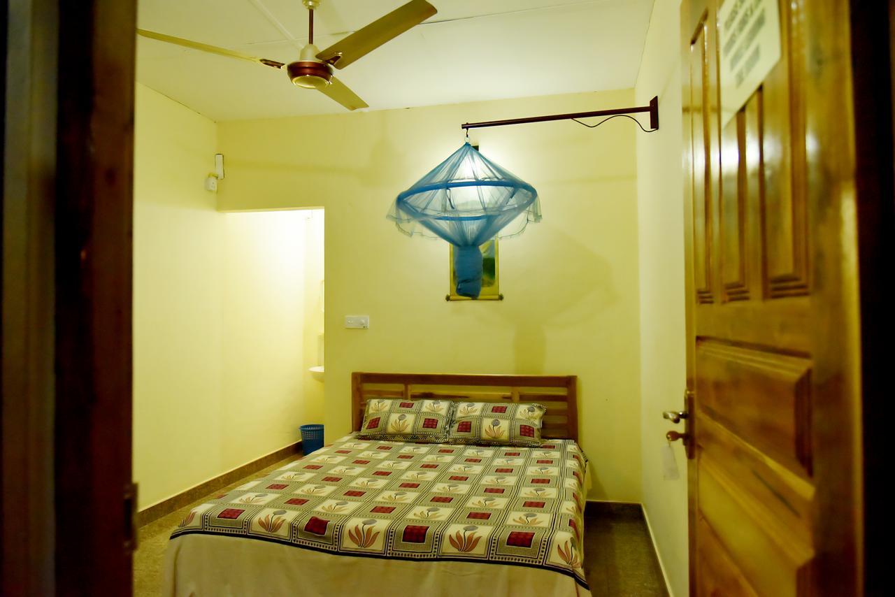 Naaval Beach Villa & Rooms Batticaloa Exterior photo