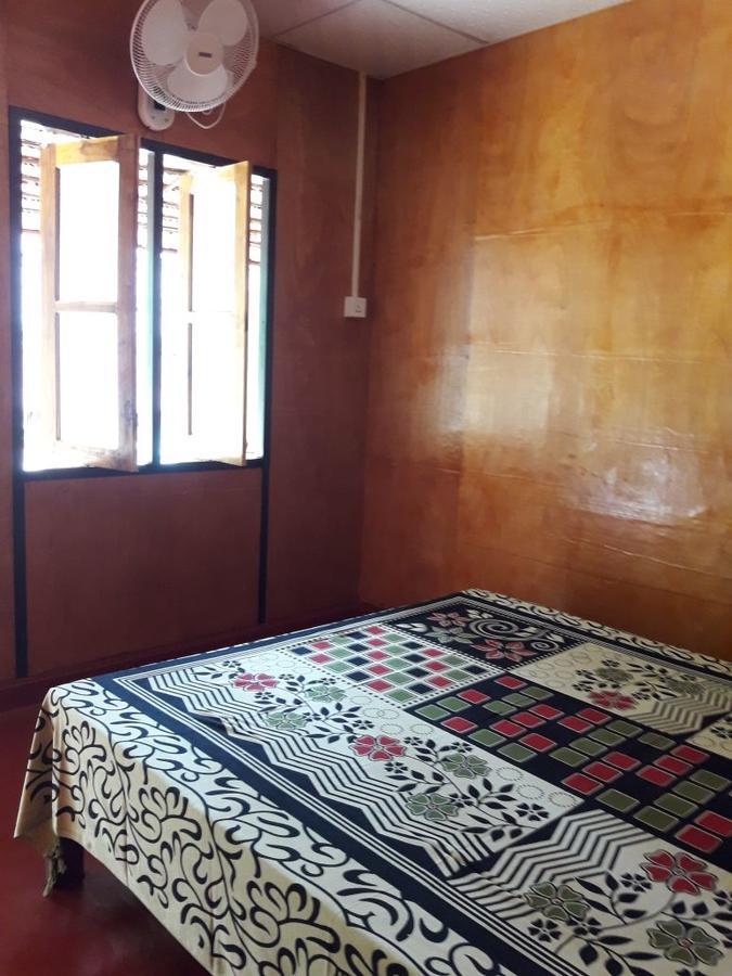 Naaval Beach Villa & Rooms Batticaloa Exterior photo
